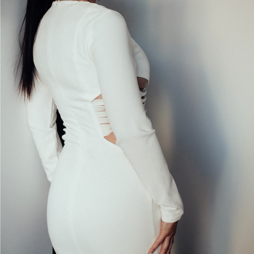 Elegant White Long Sleeve Dress